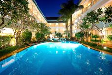 Swimming Pool Kalanan Riverside Resort