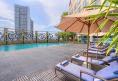 Swimming Pool 7 Wyndham Surabaya