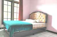 Kamar Tidur Three Bedroom (back) at Villa Trunojoyo 50