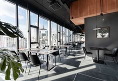 レストラン 4 Signature by M Village Le Thanh Ton