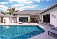 Others 7 Villa Waree