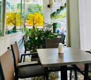 Quầy bar, cafe và phòng lounge 5 Corner 280 Le Thanh Ton