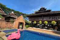 Swimming Pool Baan Tawai Lanna Resort