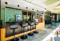 레스토랑 6 UTC Dago Bandung