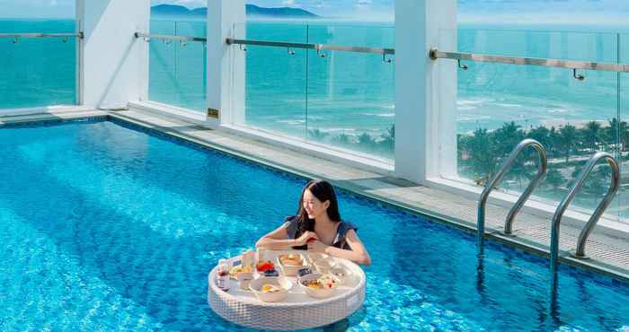 Hồ bơi Tuyet Son Hotel ( TS Ocean Hotel )