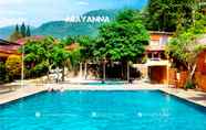 Kolam Renang 2 Arayanna Hotel & Resort