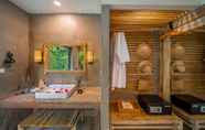 In-room Bathroom 7 Lahana Resort Phu Quoc & Spa