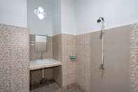 In-room Bathroom Puri Soka Cottage