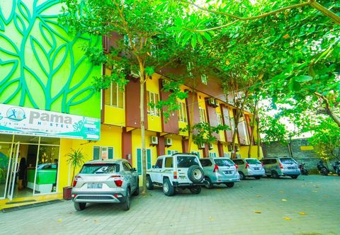 外観 Pama Hostel