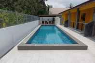 Swimming Pool Ziella De Villa