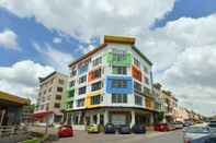 Exterior Townhouse OAK Hotel Holmes Johor Jaya 