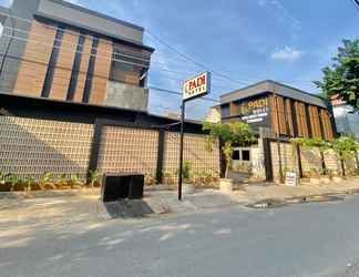 Luar Bangunan 2 Padi Hotel Purwodadi