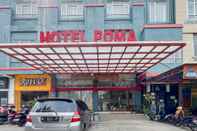 Bangunan Urbanview Poma Hotel