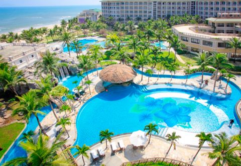 Hồ bơi Olalani Resort & Condotel