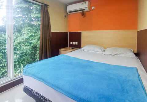 Bedroom Hotel Container Inn Mitra RedDoorz