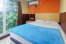 Hotel Container Inn Mitra RedDoorz, USD 18.13