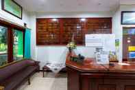 Lobby Urbanview Hotel Pasah Asi Gubeng by RedDoorz