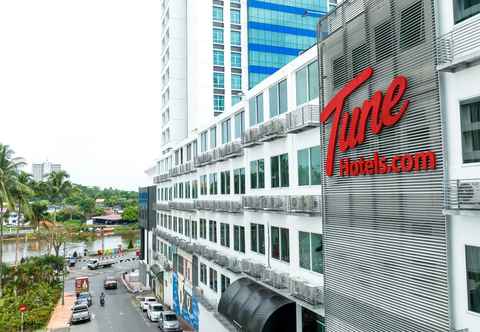 Bangunan Tune Hotel - Waterfront Kuching