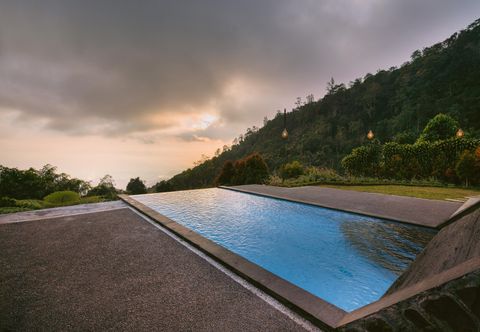 Swimming Pool Munduk Menir Villas
