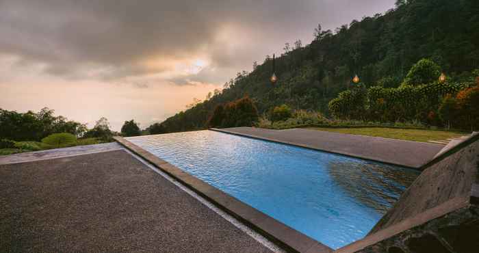 Kolam Renang Munduk Menir Villas