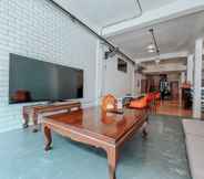 Lobby 3 Click Hostel