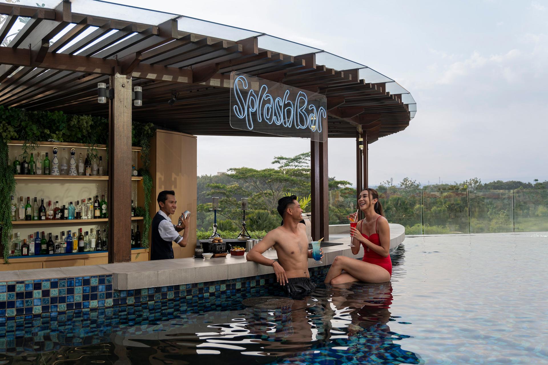 Kolam Renang Rooftop - Yogyakarta Marriott Hotel