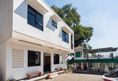 外部的 5 Urbanview Resort Syariah Khansa Cisarua Puncak by RedDoorz