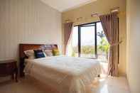 Others Urbanview Resort Syariah Khansa Cisarua Puncak by RedDoorz