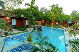Green Peace Bungalow, SGD 37