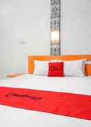 BEDROOM RedDoorz near Hartono Mall