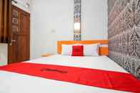 Bedroom RedDoorz near Hartono Mall