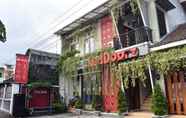 Exterior 2 RedDoorz near Hartono Mall