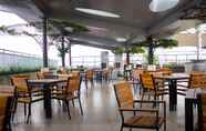 บาร์ คาเฟ่ และเลานจ์ 6 Nevada Ketapang