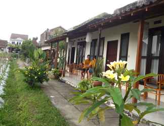 Luar Bangunan 2 Rosella Cottage Yogyakarta