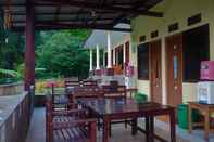 Bar, Cafe and Lounge Gubuk Ndeso Homestay