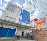 Exterior 7 RedDoorz near Taman Kamboja Banjarmasin