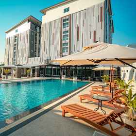 Exterior / Building 1 Blue Sky Residence Airport, Yyy Hotels