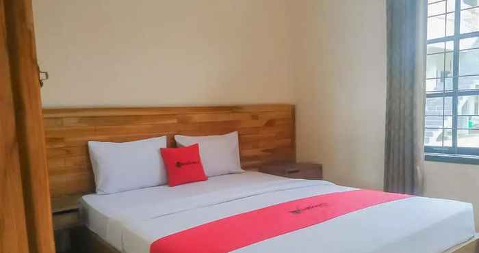 Bedroom Reddoorz @ Pantai Pelabuhan Ratu 2