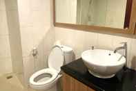 Toilet Kamar Lavenderbnb Room 6 at Mataram City 