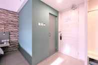 In-room Bathroom Hotel 88 Bekasi By WH