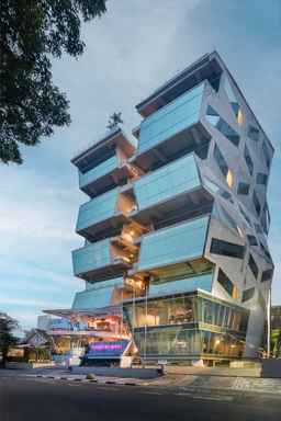 Janévalla Bandung, Rp 1.152.847