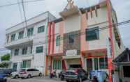 Exterior 5 RedDoorz near Monumen Habibi Ainun