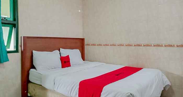 Kamar Tidur RedDoorz Syariah @ Hotel Sidomulyo Pacitan