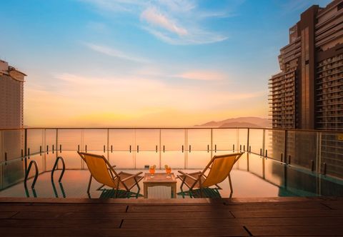 游泳池 V Hotel Nha Trang