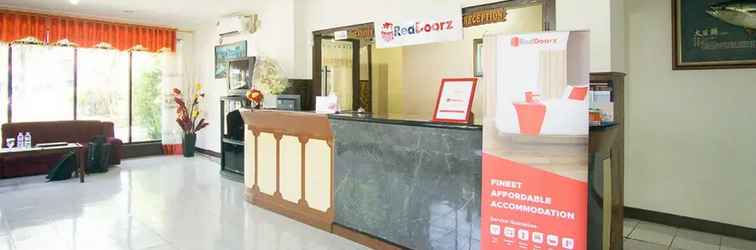 Lobi RedDoorz Plus near Pelabuhan Bitung