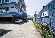 Exterior 5 RedDoorz Plus near Pelabuhan Bitung