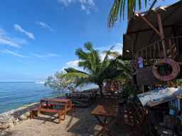Maryan Moyo Bungalows Bar & Resto, USD 27.15