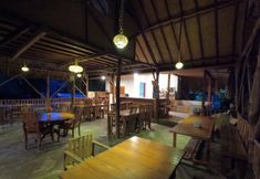 Lobby 4 Maryan Moyo Bungalows Bar & Resto