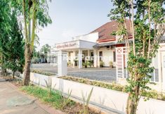 外部的 3 Cherry Pink Hotel Medan Mitra RedDoorz