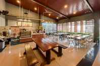 Bar, Cafe and Lounge Urbanview Hotel Delima 101 Syariah